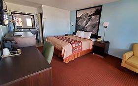 Super 8 By Wyndham Van Horn